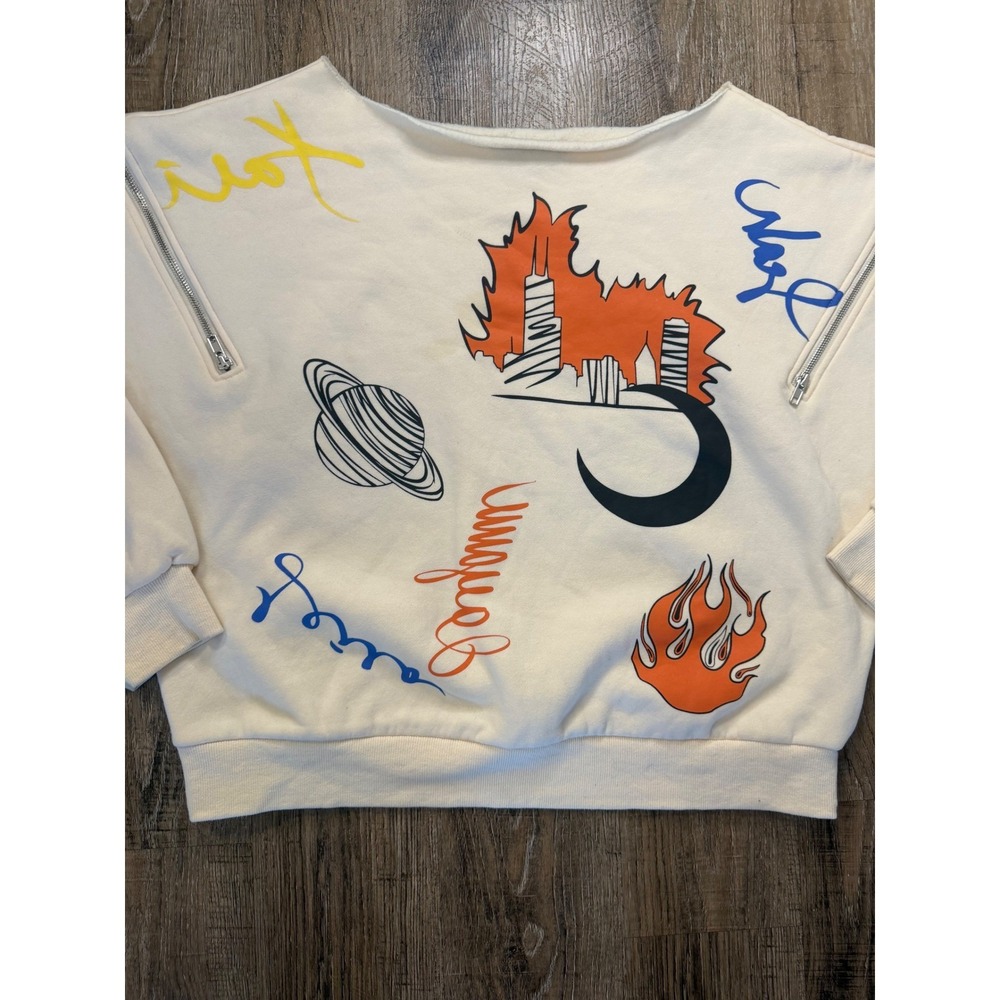 Akira Graphic Sweatshirt Cream Chicago Skyline Flame Zipper Shoulder Large